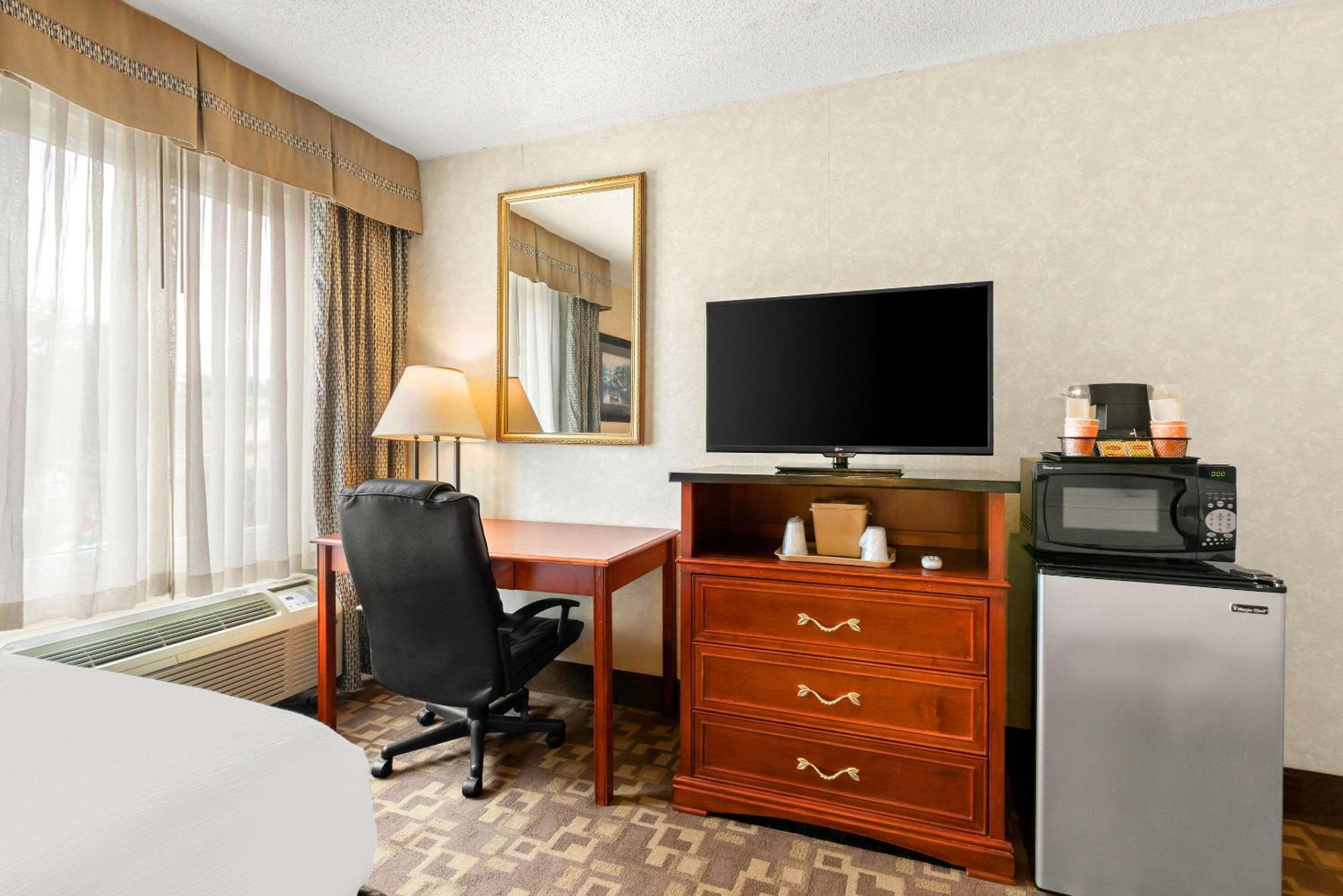 Quality Inn Edison-New Brunswick Exteriér fotografie