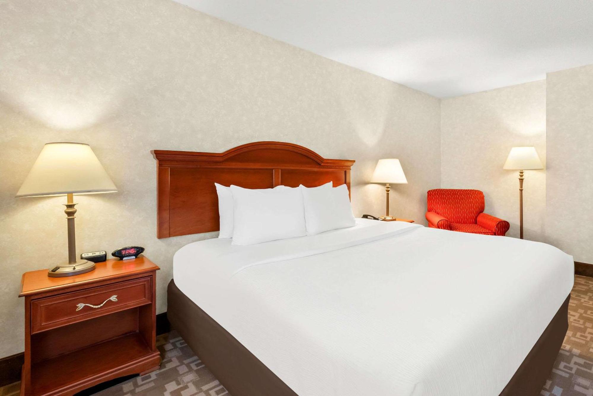 Quality Inn Edison-New Brunswick Exteriér fotografie